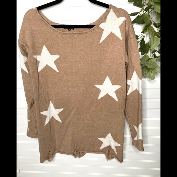 Sweaters - Star distressed sweater